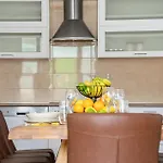 5 Bedroom Cozy In Casa de Férias