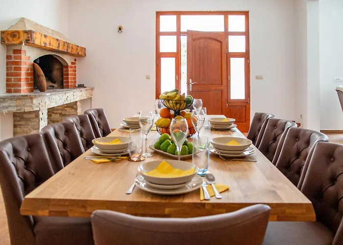 5 Bedroom Cozy In Posedarje
