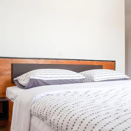 5 Bedroom Cozy In