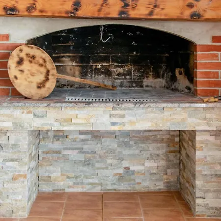 Holiday home 5 Bedroom Cozy In Posedarje