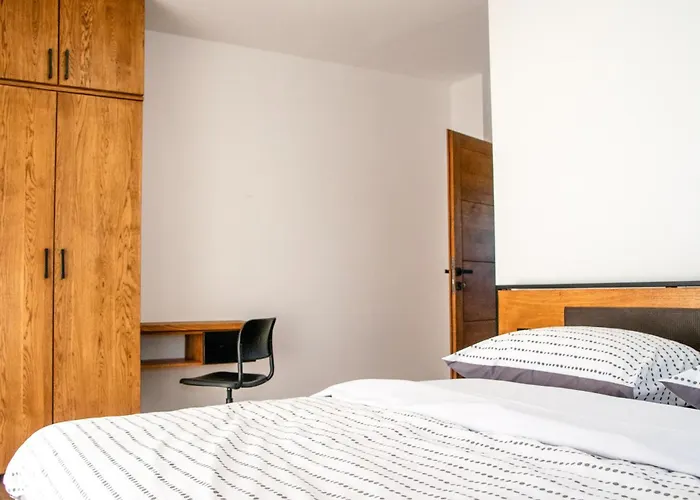 5 Bedroom Cozy In Дом отдыха Поседарье