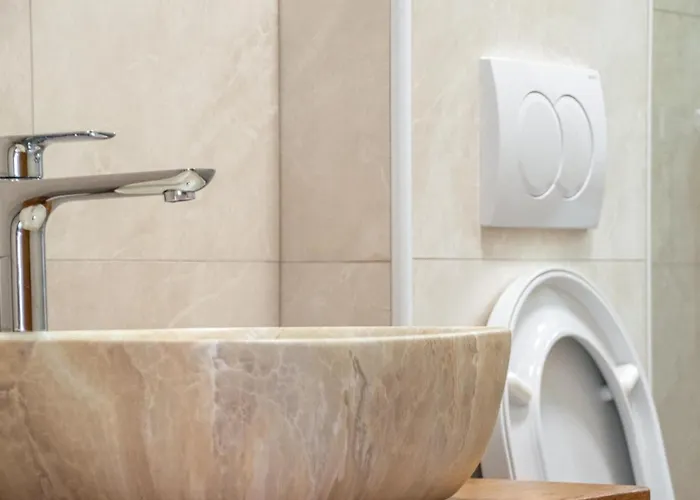 Дом отдыха 5 Bedroom Cozy In *