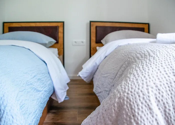 5 Bedroom Cozy In Поседарье